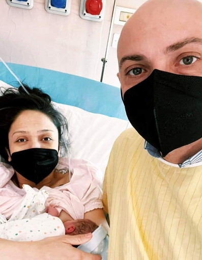 Imperia, fiocco azzurro in Comune: è nato Leonardo il figlio del consigliere comunale Davide La Monica