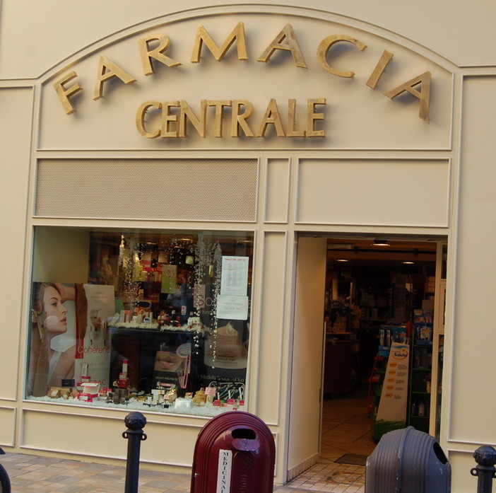 #Festival2017: anche il mosaico 'Note di Fiori' in mostra da domani alla Farmacia Centrale Cassanello #Festival2017: anche il mosaico 'Note di Fiori' in mostra da domani alla Farmacia Centrale Cassanello