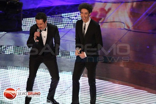 Festival:  'Ti sputtanerò', con Luca e Paolo va in scena l'attualità (il testo completo)