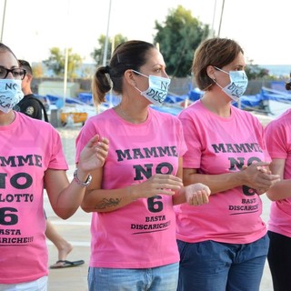 Sanremo: accuse tra politici per i rifiuti, le 'Mamme No Lotto 6!' si fanno sentire