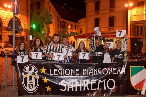 Ieri la vittoria del 7° scudetto per la Juventus: nonostante l'abitudine non è mancata la festa a Sanremo (Foto e Video)