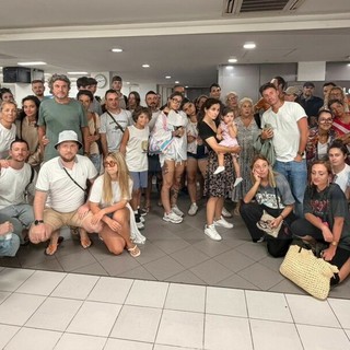 Bloccati alle Maldive da oltre una settimana, gli Allione di Sanremo verso il rientro: domani un volo da Malé per l'Italia