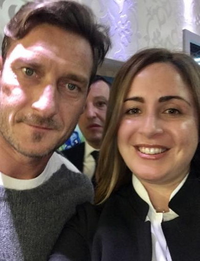 Francesco Totti è arrivato questa sera alle 19.30 all'Hotel Nazionale: cena e poi Ariston (Foto)
