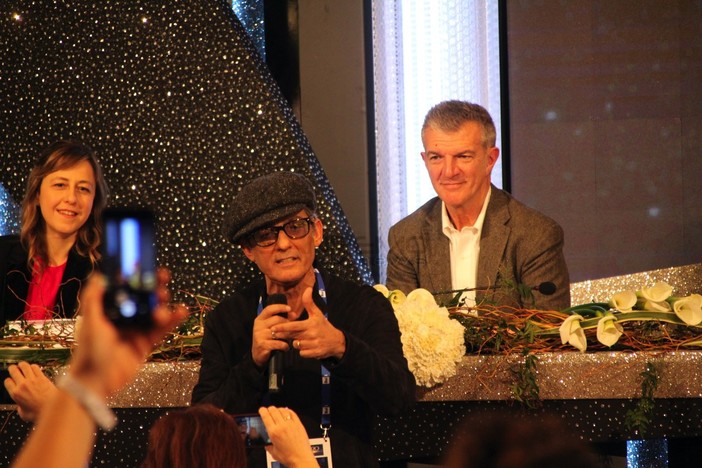 Fiorello in sala stampa Fiorello in sala stampa