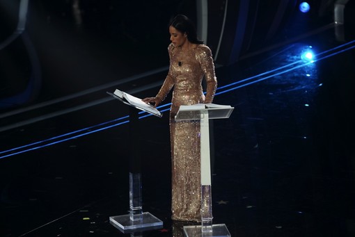 Il monologo di Rula Jebreal a Sanremo: &quot;Che non si chieda mai più a una donna cosa indossava quando è stata stuprata&quot;