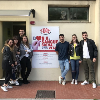 Ventimiglia: gli studenti dell'Istituto Fermi-Polo-Montale al centro raccolta sangue
