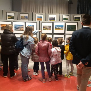 Bordighera: quando una mostra di fiori e libri diventa un laboratorio di emozioni per grandi e bambin