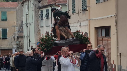 Pontedassio: grande partecipazioni di fedeli ieri per la festa di San Pietro da Verona (Foto)