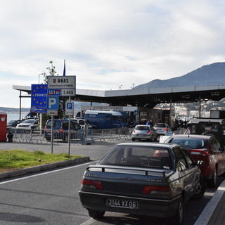 Estensione del congedo parentale, Roberto Parodi (Fai Frontalieri): “Ricordarsi anche di mamme e papà che lavorano oltre frontiera”