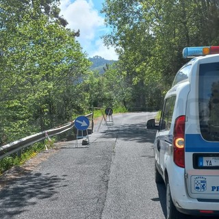 Frana sulla strada tra Perinaldo e San Romolo, si transita a senso unico alternato (Foto)