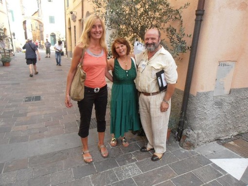 La poetessa imperiese Sara Rodolao ospite di una serata di musica e spettacolo a Cisano sul Neva