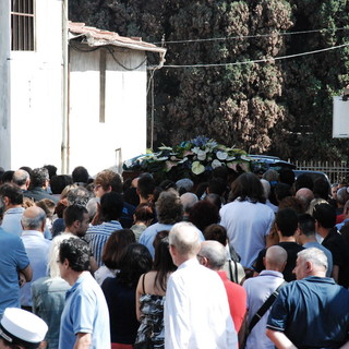 Sanremo: 500 persone hanno dato oggi pomeriggio l'ultimo saluto ad Angelo Galloni