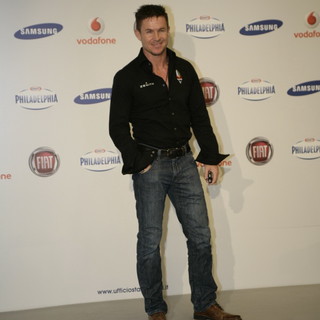 Sanremo 2013: il paracadutista Felix Baumgartner, il primo ospite straniero del Festival Sanremo 2013: il paracadutista Felix Baumgartner, il primo ospite straniero del Festival
