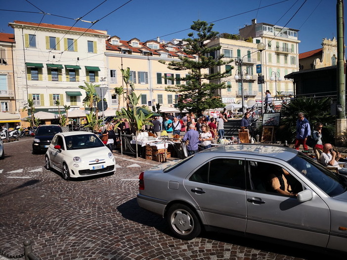 Sanremo: domenica non ci sarà la tradizionale 'Fiera di ottobre' ma si svolgerà il mercato del sabato Sanremo: domenica non ci sarà la tradizionale 'Fiera di ottobre' ma si svolgerà il mercato del sabato