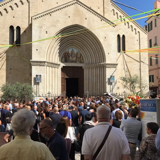 Sanremo: una folla commossa ai funerali di Luca Colangelo, presente la Sanremese al completo (Foto)