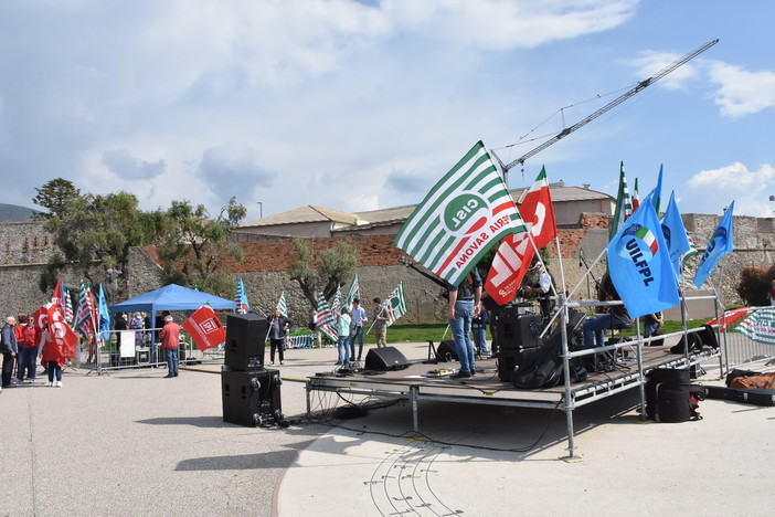 Festa dei lavoratori: il 1° maggio provinciale organizzato da Cgil, Cisl e Uil quest'anno in piazza Serra ad Imperia Festa dei lavoratori: il 1° maggio provinciale organizzato da Cgil, Cisl e Uil quest'anno in piazza Serra ad Imperia