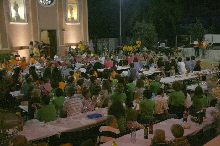 Ventimiglia: “E’ fuoco d’amore”, la settima edizione del “Festival delle Corali” in frazione Trucco Ventimiglia: “E’ fuoco d’amore”, la settima edizione del “Festival delle Corali” in frazione Trucco