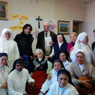 Sanremo: 104 anni per Esterina Fioroli, visita e auguri con il consigliere Moroni Sanremo: 104 anni per Esterina Fioroli, visita e auguri con il consigliere Moroni
