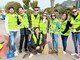 Flash mob a Ventimiglia, “Lacune nel capitolato dei servizi di igiene urbana”: The Lab pulisce le strade del centro città (Foto e video)