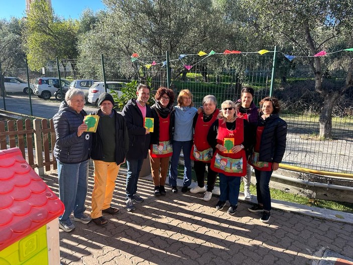 La Festa degli Alberi all'asilo di San Bartolomeo al Mare: una giornata molto speciale La Festa degli Alberi all'asilo di San Bartolomeo al Mare: una giornata molto speciale