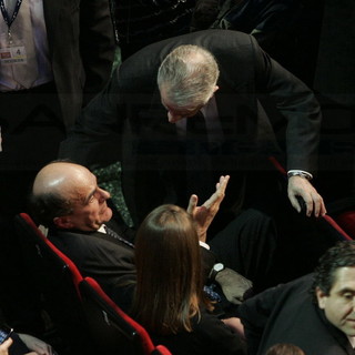 Costanzo talk: fischi per Bersani, applausi per Scajola