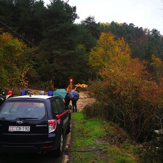 Bajardo: una frana isola la frazione di Barzi, alcune case rimangono senza elettirictà (Foto) Bajardo: una frana isola la frazione di Barzi, alcune case rimangono senza elettirictà (Foto)