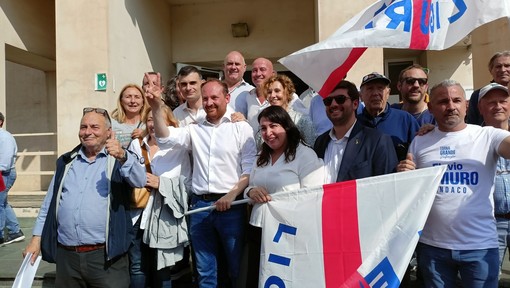 Lega Giovani Imperia, complimenti a Di Muro per l'elezione a sindaco Lega Giovani Imperia, complimenti a Di Muro per l'elezione a sindaco