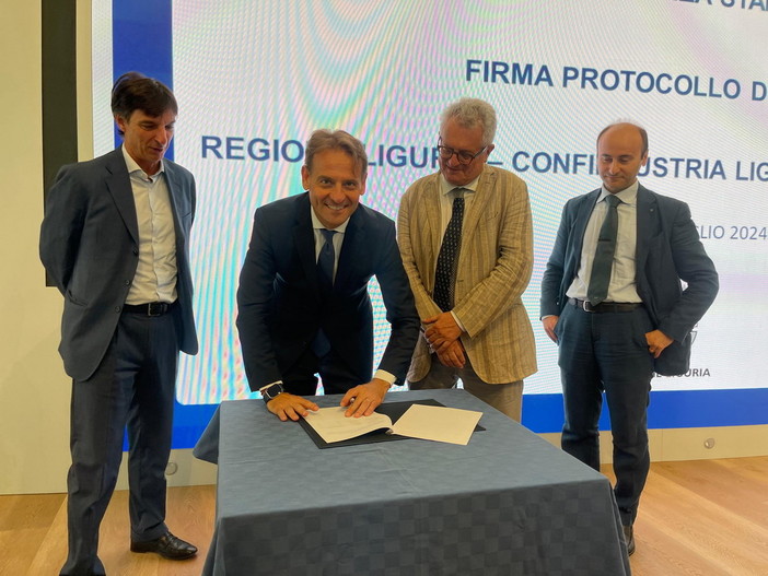 Firmata oggi da Regione intesa con Confindustria e Federmanager, Scajola e Sartori: “Iniziative per valorizzare la managerialità” Firmata oggi da Regione intesa con Confindustria e Federmanager, Scajola e Sartori: “Iniziative per valorizzare la managerialità”