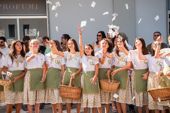 Oltre 5mila visitatori per il primo fine settimana della Fiera Nazionale della Nocciola di Cortemilia Oltre 5mila visitatori per il primo fine settimana della Fiera Nazionale della Nocciola di Cortemilia