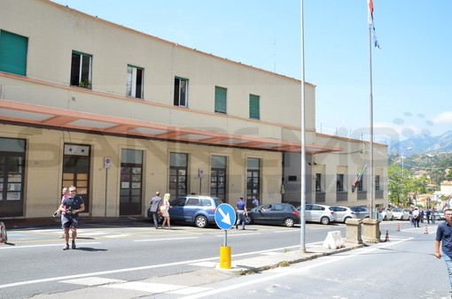 Ventimiglia: prosegue l'attività della Polizia di Frontiera, il bilancio dell'ultima settimana di lavoro per l'immigrazione clandestina Ventimiglia: prosegue l'attività della Polizia di Frontiera, il bilancio dell'ultima settimana di lavoro per l'immigrazione clandestina
