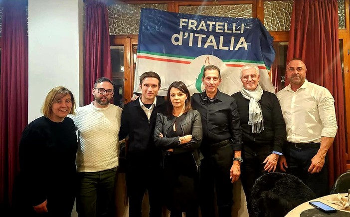 Vallecrosia, momento conviviale e di confronto: Fratelli d’Italia si riunisce per il tradizionale scambio di auguri natalizi