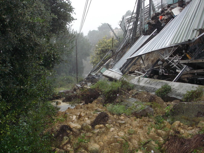 Sanremo: nuovi smottamenti di terreno nella zona di Bussana, le foto di un nostro lettore