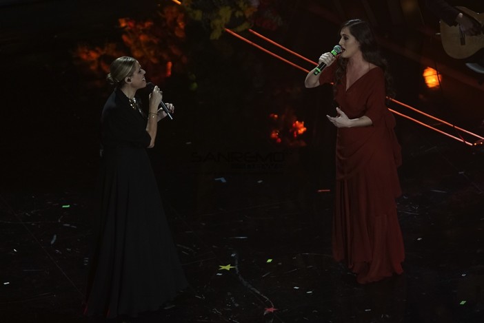 70° Festival di Sanremo: la serata delle cover premia Tosca, Piero Pelù e i Pinguini Tattici Nucleari 70° Festival di Sanremo: la serata delle cover premia Tosca, Piero Pelù e i Pinguini Tattici Nucleari