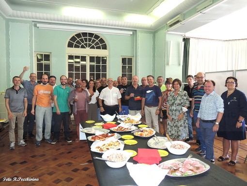 Sanremo: dopo 36 anni di lavoro ultima timbratura in Comune per Carmelo Cucinotta: da domani in pensione (Foto)