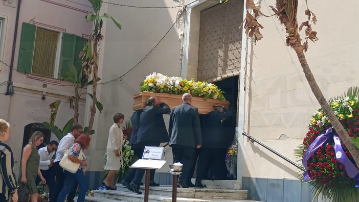 Bordighera dà l'ultimo saluto all'imprenditore Piergiorgio Parodi (Foto e video) Bordighera dà l'ultimo saluto all'imprenditore Piergiorgio Parodi (Foto e video)