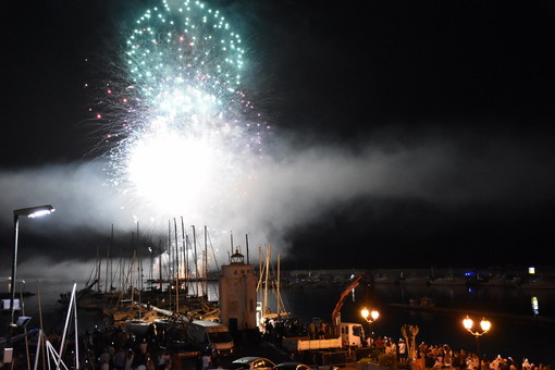Sanremo: fuochi d'artificio di Ferragosto, Germano (Rifondazione) "Cosa fa il comune per gli animali?" Sanremo: fuochi d'artificio di Ferragosto, Germano (Rifondazione) "Cosa fa il comune per gli animali?"