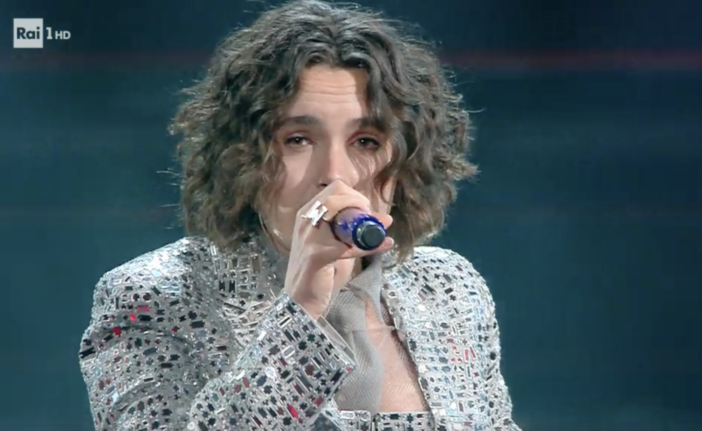 Madame ieri sera sul palco dell'Ariston Madame ieri sera sul palco dell'Ariston