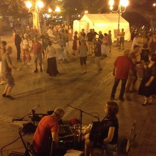 Dolceacqua: grande successo ieri sera per la festa 'Occitana' e per i balli del gruppo 'Balbosco d'Oc'