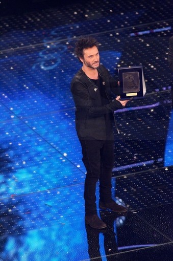 A #Sanremo2015 Malika e Nek conquistano i premi della critica. I giornalisti sono tutti per loro