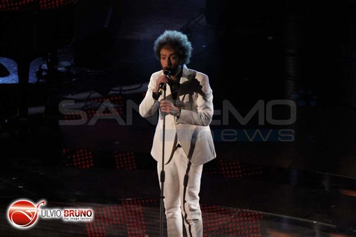 Festival: sul palco dell'Ariston niente fiori ma domani si esibirà un coro di bambini di Sanremo