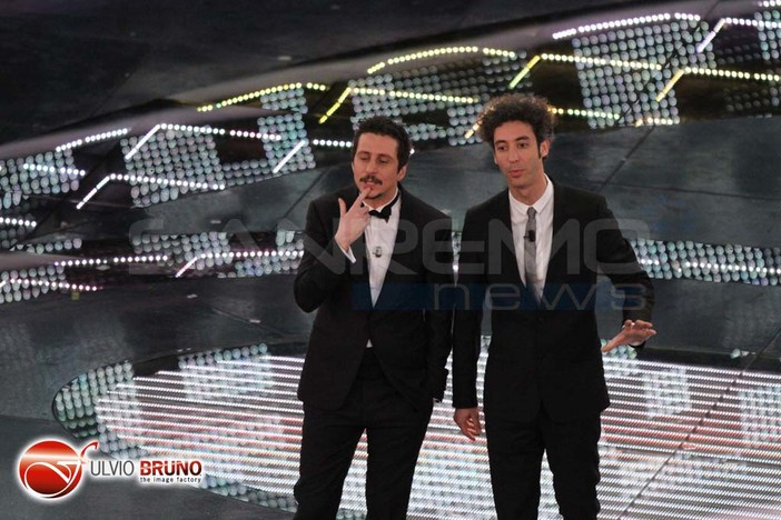 Sanremo: esibizione di Luca e Paolo, Alessio Crisafulli risponde a Gilberto