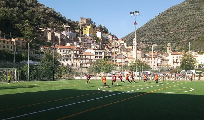 Calcio, Argentina/Asd Badalucco 2009: 8 a 4 quando a segnare è un portiere