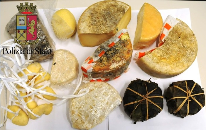 Imperia: rubano formaggi per oltre 3 mila euro a uno stand di OliOliva, la Polizia individua i ladri e recupera la merce Imperia: rubano formaggi per oltre 3 mila euro a uno stand di OliOliva, la Polizia individua i ladri e recupera la merce