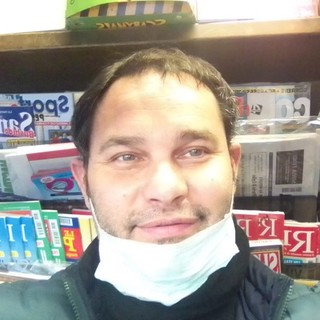 Fabio Ormea nella sua edicola