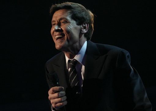 Festival di Sanremo 2011: Morandi, Belen, Canalis e le Iene Luca e Paolo