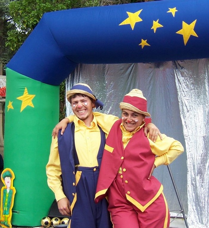 Fortunato e Marbella, artisti di fama per i bimbi di Diano Marina con 'due clown di passaggio'
