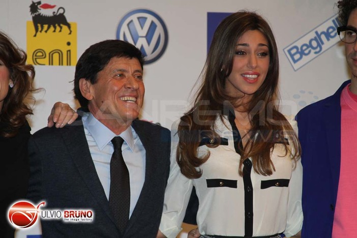 Apertura 61° Festival di Sanremo: 'Volare' di Modugno mette tutti d'accordo Apertura 61° Festival di Sanremo: 'Volare' di Modugno mette tutti d'accordo