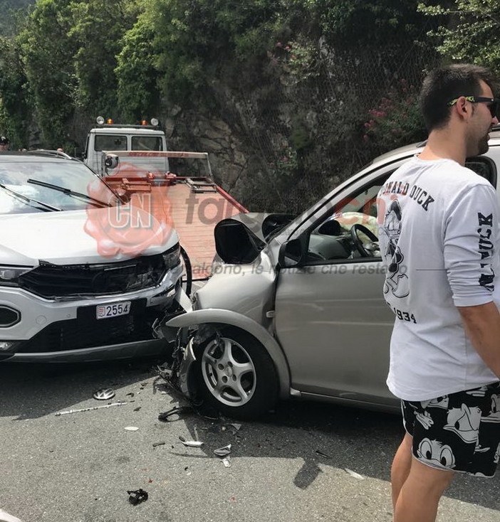 Frontale sulla SS 20 tra Olivetta San Michele e Airole, un bambino ferito: lunghe code in valle Roya (Foto)