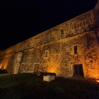 Sanremo: no alla violenza sulle donne, lo Zonta 'illumina' il forte di Santa Tecla di arancione (Foto)