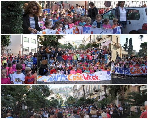 Bordighera: 300 bambini invadono corso Italia con un flash mob per la settimana europea del 'coding' (Foto e Video)